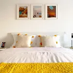 Albufeira Central Apartment, 10 Mins Walk To Beach