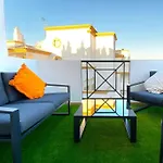 Albufeira Central Apartment, 10 Mins Walk To Beach